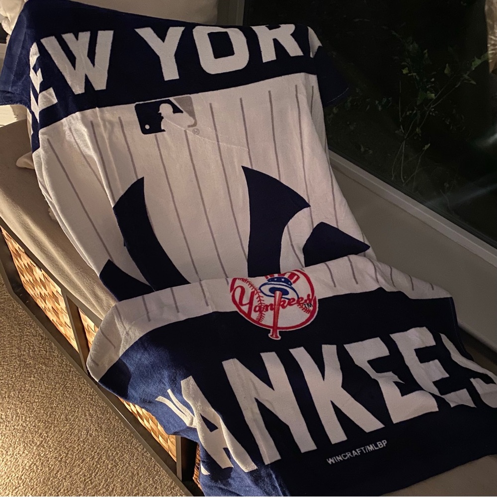 Beach Towel MLB NYY New York Yankees Official Baseball NWT